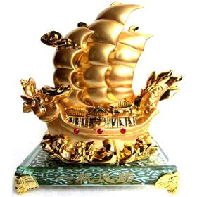 THUYỀN BUỒM RỒNG VÀNG